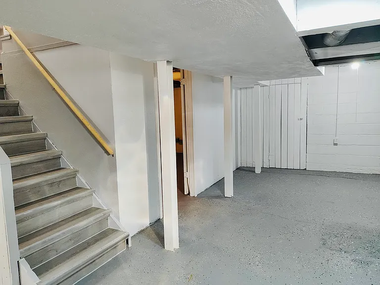 19345 Plainview Ave — Photo 19