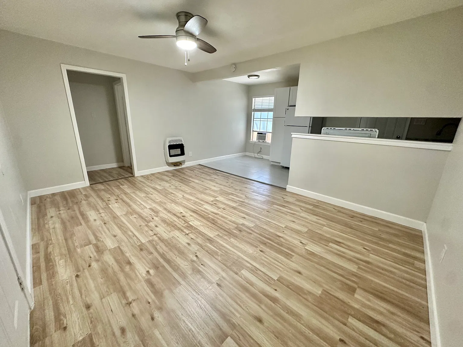 208 S Lancaster Avenue — Photo 2