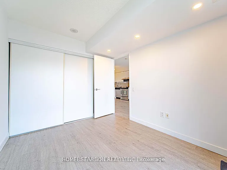33 Singer Ct #1606 — Photo 7