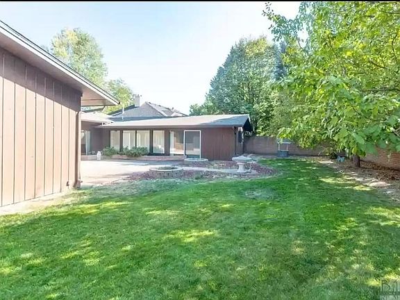 4th image of 2706 Country Ln
