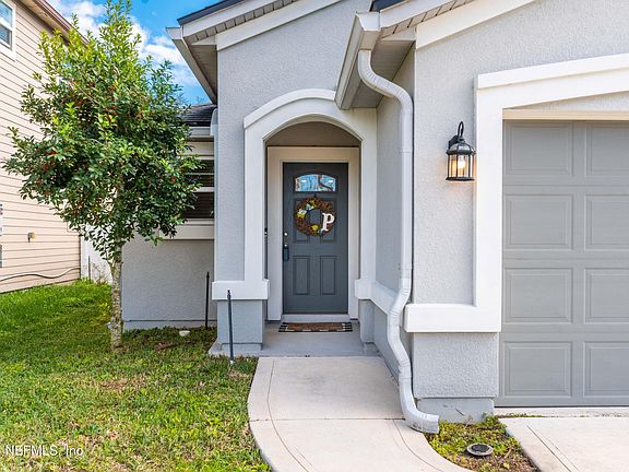 4th image of 74 SANDERSON Drive