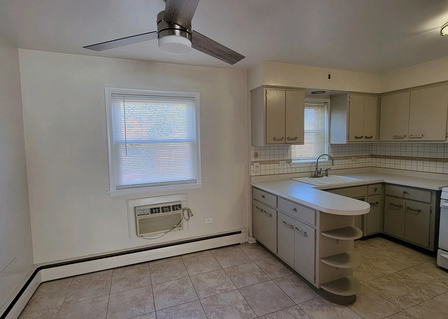 2 bed, 850 sqft, $1,725 — Photo 2