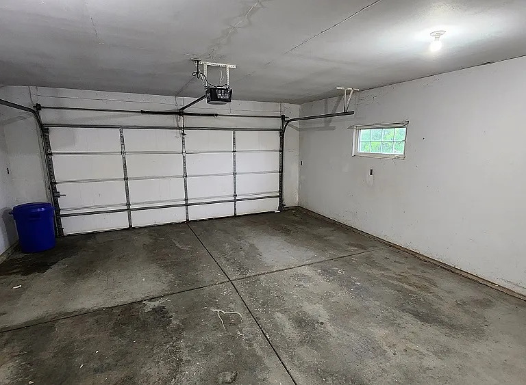 3 bedroom Ranch — Photo 13