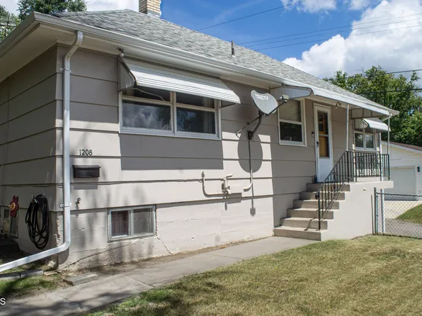 1208 E Avenue B, Bismarck, ND 58501
