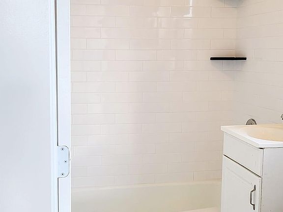 3rd image of 722 S Evans St #4