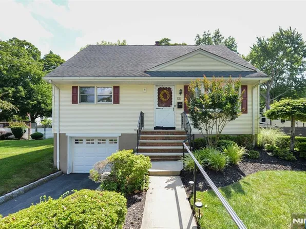 21 Wareham Rd, Dumont, NJ 07628