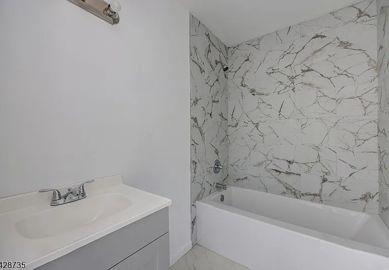 566 Pennsylvania Ave #E2 — Photo 14