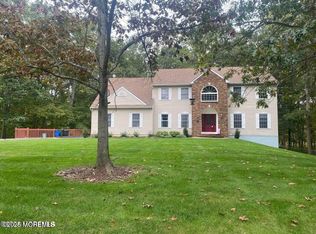 25 Pioneer Ct, Freehold, NJ 07728