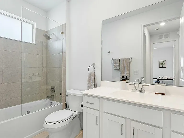 13404 Brotherhood Way — Photo 32