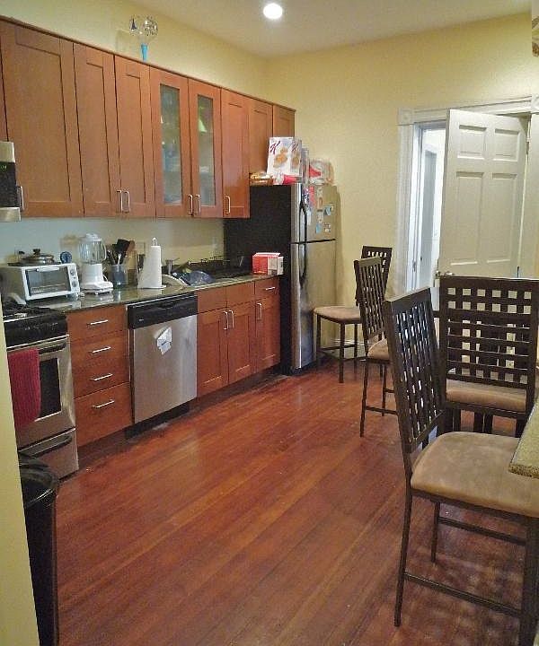 2nd image of 1518 Tremont St #2