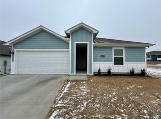 407 NW Granny Smith St, Gentry, AR 72734