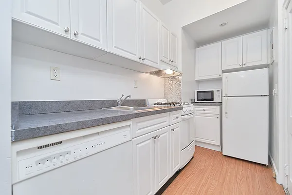 Rented by Living New York | media 11