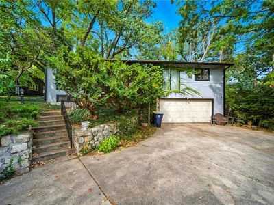 106 NW Greentree Ln, Kansas City, MO, 64116