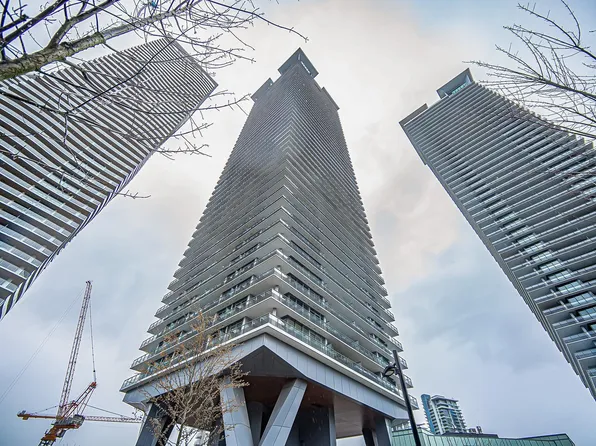 4730 Lougheed Hwy #802, Burnaby, BC V5C 0M9