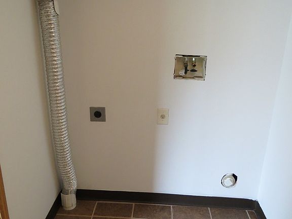 3rd image of 4220 Nipigon Dr