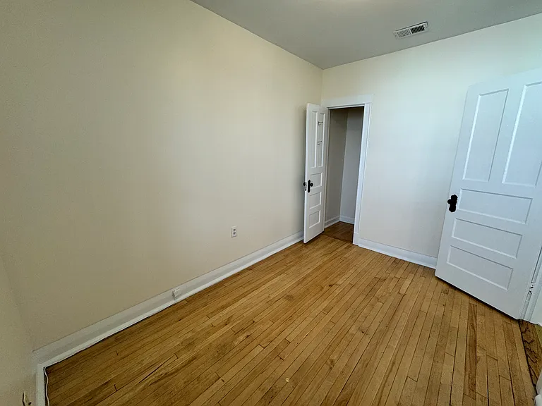 2402 N Surrey Ct #3 — Photo 13