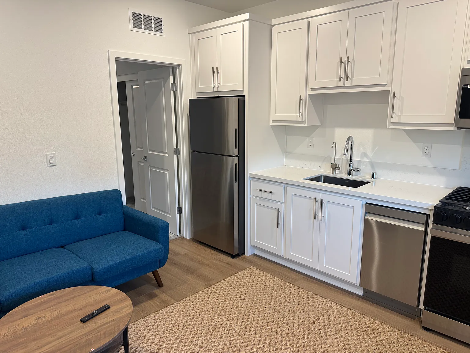 1 bed, 580 sqft, $2,000 — Photo 4