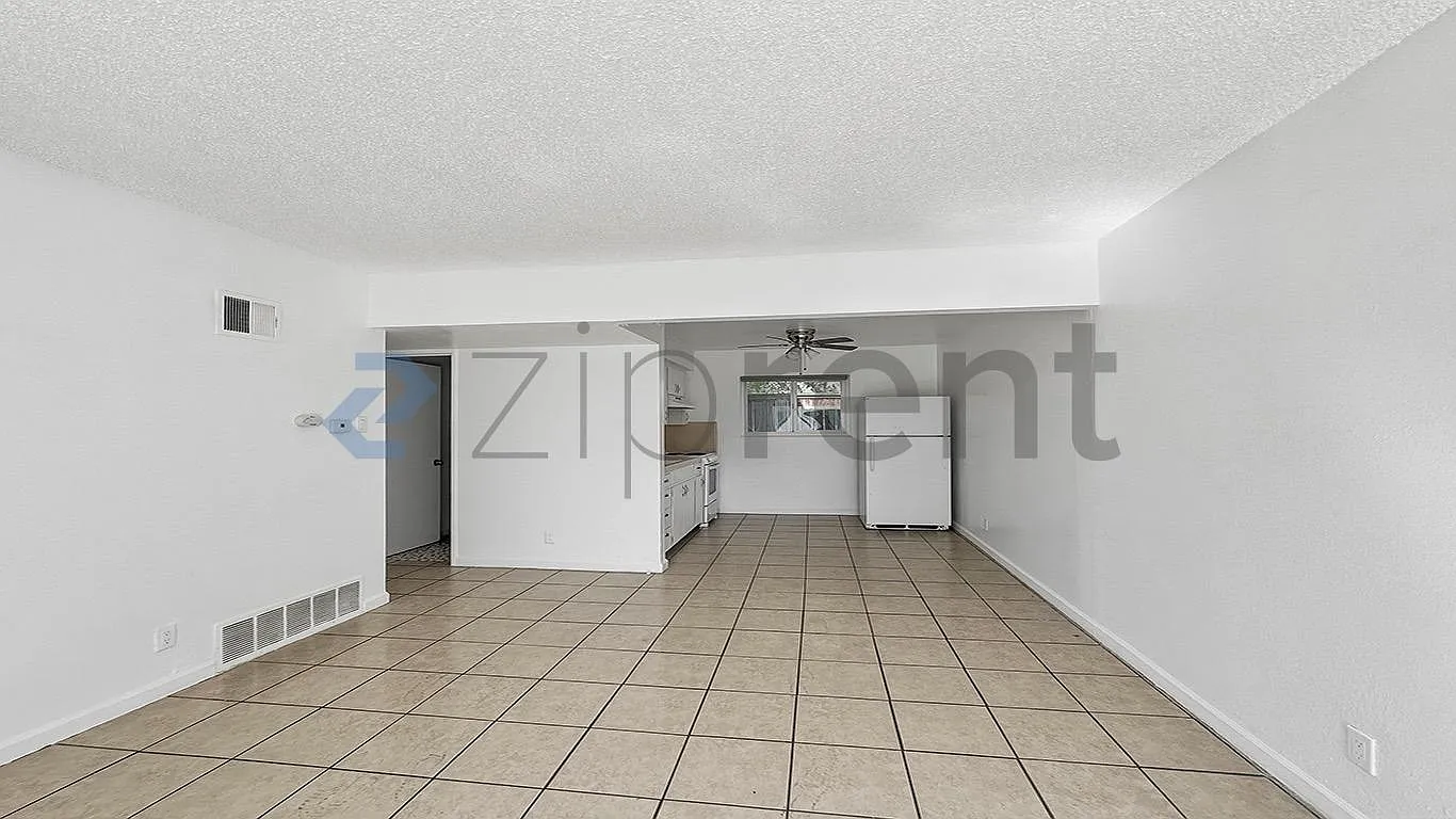 2 bed, 750 sqft, $1,195 — Photo 3
