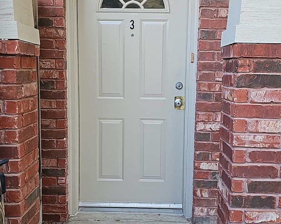 1st image of 2611 Fort Brown Ave #3