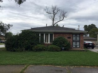 702 E 153rd St, Phoenix, IL 60426