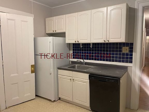 3rd image of 52-54 Brighton St #54