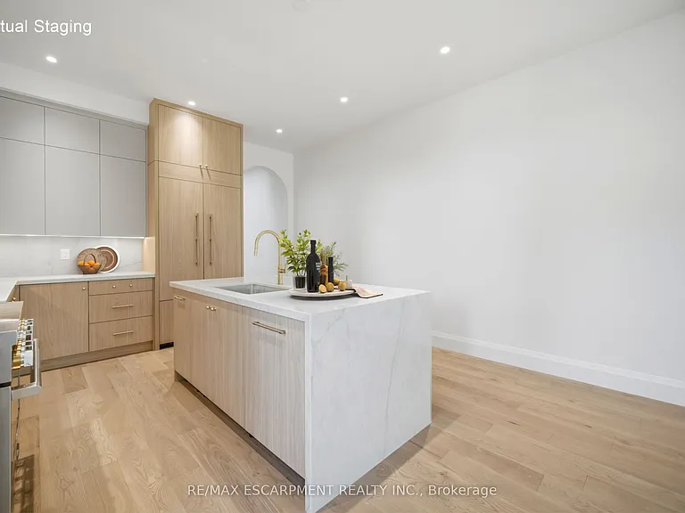 40B Maple Ave N — Photo 3