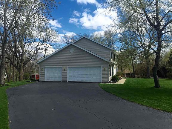 3rd image of 1864 Old Oaks Ct