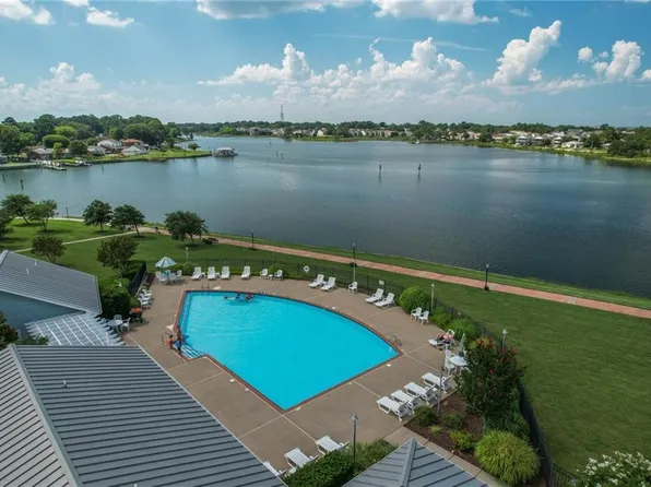 8233 Captains Way, Norfolk, VA 23518