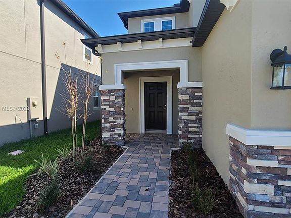 2nd image of 2936 Autumn Rock Dr
