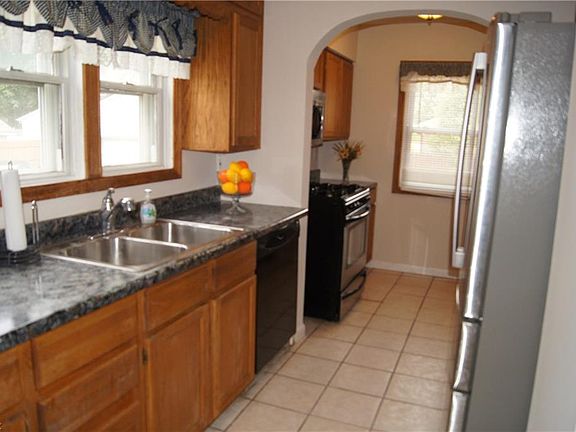 2nd image of 2459 8th St
