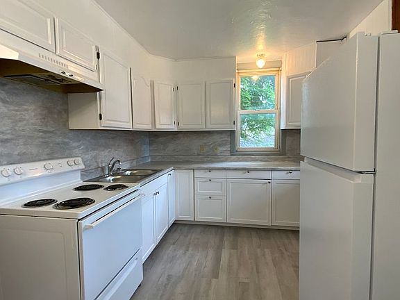 3rd image of 31 New Haven St #11645EE32