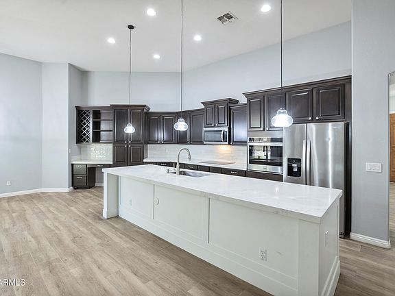 5th image of 7333 N Kirsten Avenue