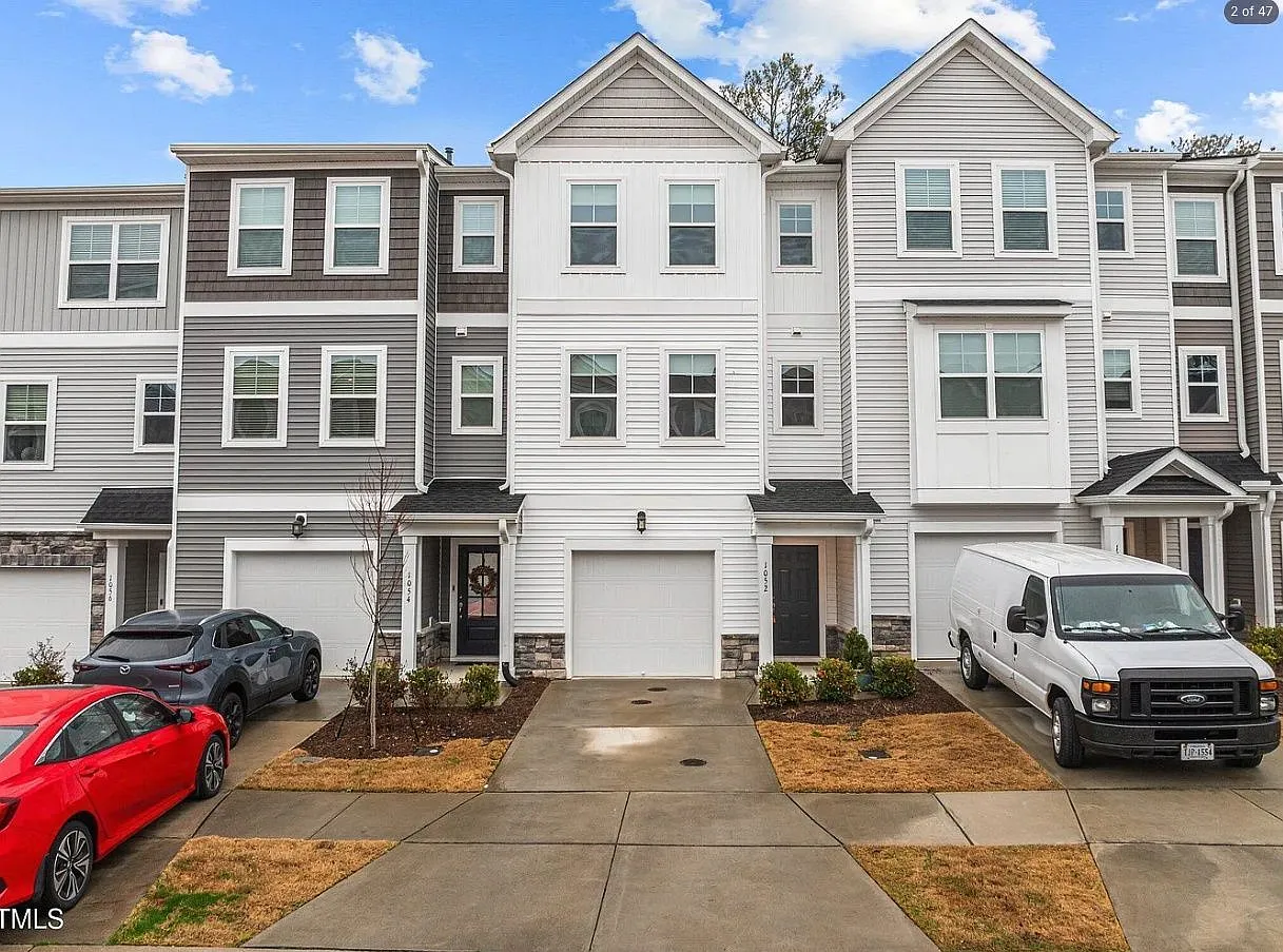 3 bed, 3.5 bath, 2035 sqft, $2,050 — Photo 2