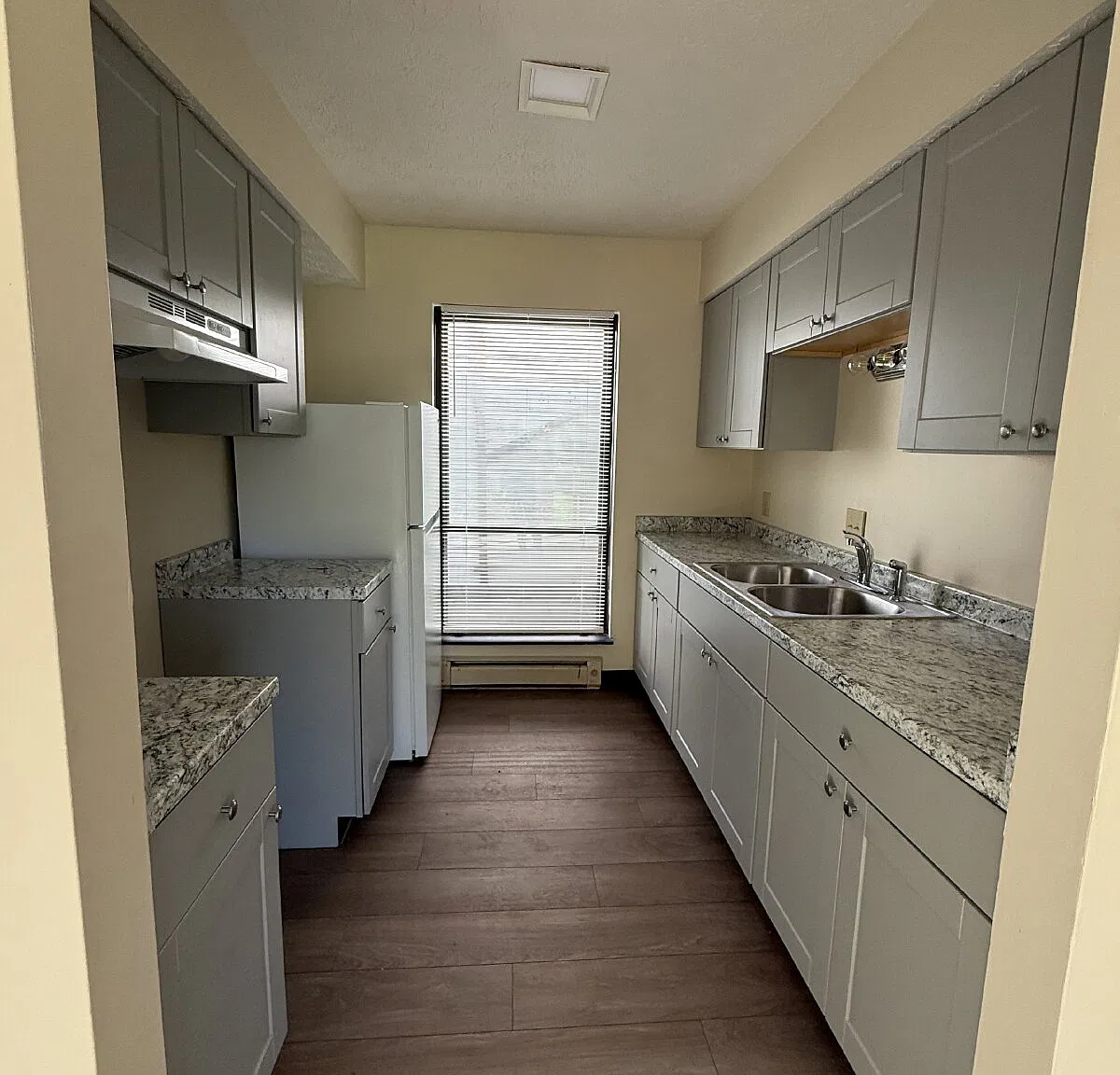 2 bed, 1.0 bath, 900 sqft, $850 — Photo 4