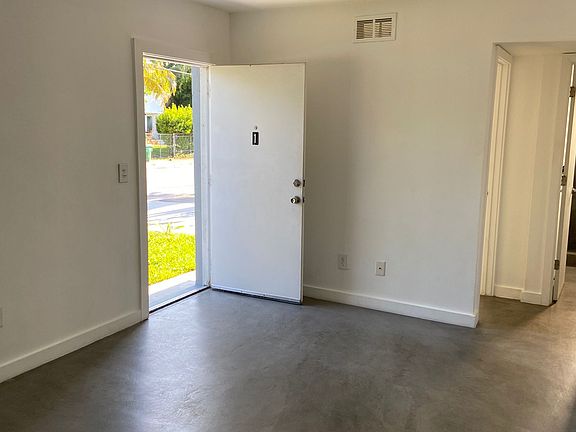 4th image of 450 NE 62nd St APT 1