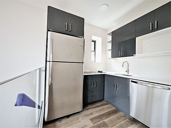 3rd image of 528 Canal St #3