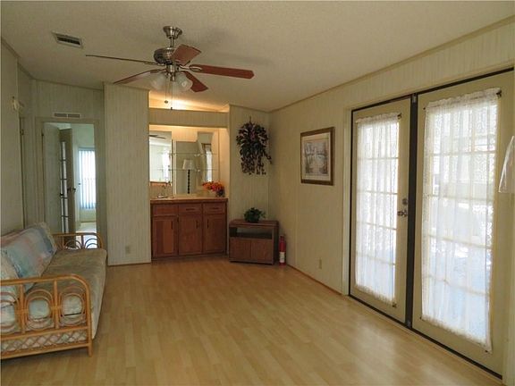 5th image of 812 Lychee Dr