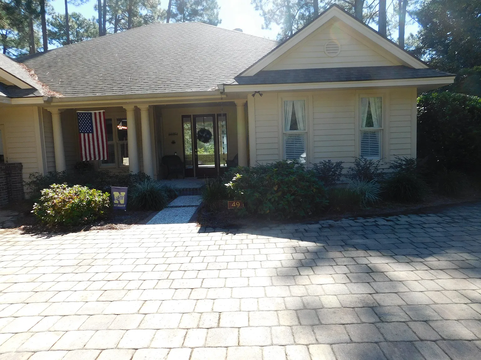 3 bed, 2421 sqft, $5,400 — Photo 2