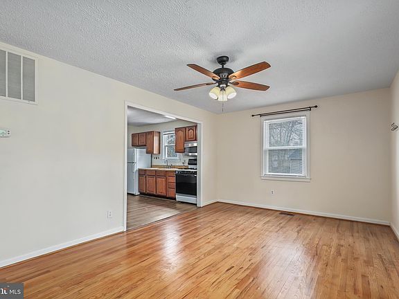 5th image of 4 Aquia Ave