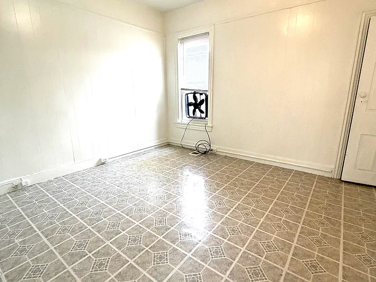 225 Carpenter St — Photo 11