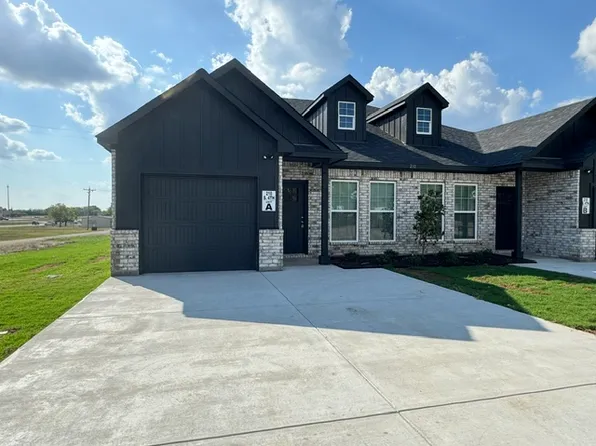 210 S 4th St #A, Celeste, TX 75423