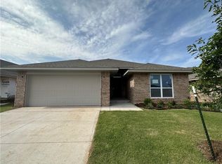 11913 SW 9th St, Yukon, OK 73099