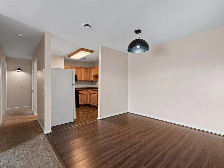 555 N Dupont Ave #C73 — Photo 4