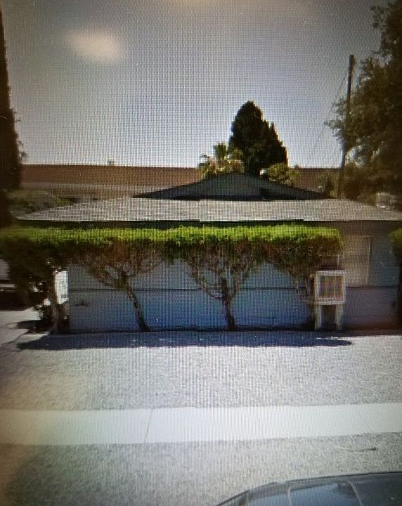 1st image of 832 E High Ave #B