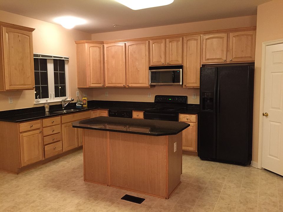 Gourmet Kitchen with Granite