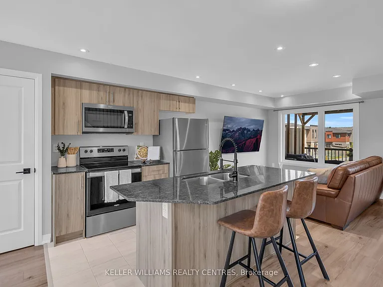 43 Fairlane Ave — Photo 6