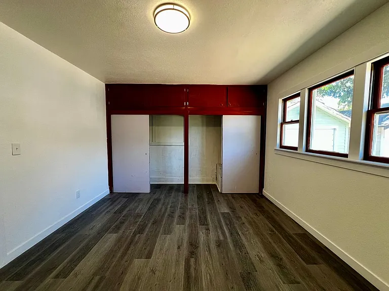 808 S 17th Ave — Photo 9