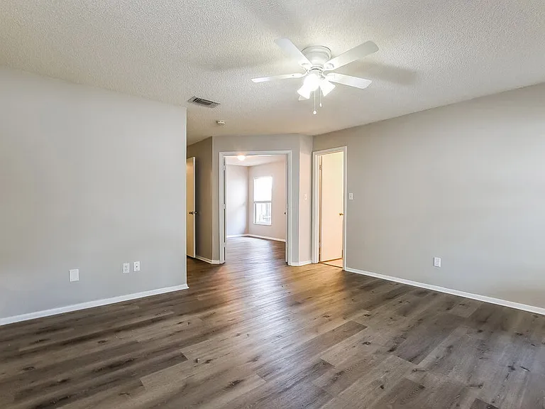 1029 Beckstrom Dr — Photo 11
