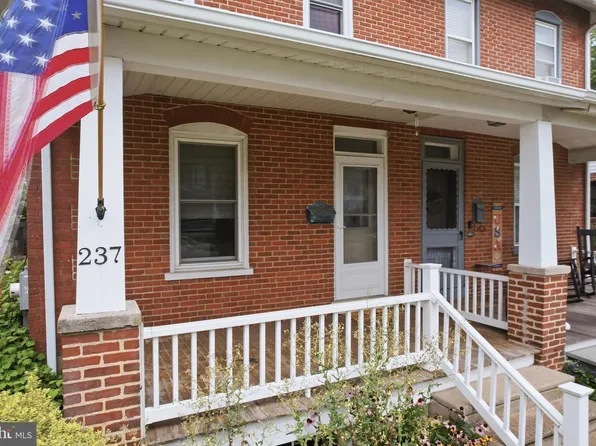 237 W Hamlin Ave, Telford, PA 18969