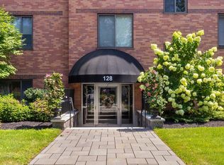 128 Pleasant St APT 207, Arlington, MA 02476